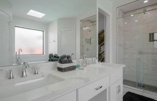 Vibrant Spacious Home w Private Pool and Jacuzzi - Foto 19