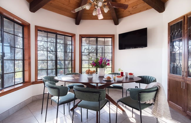 Cathedral by Avantstay Charming Secluded Estate w Sauna Pool Table Views of the Rolling Hills - Foto 13