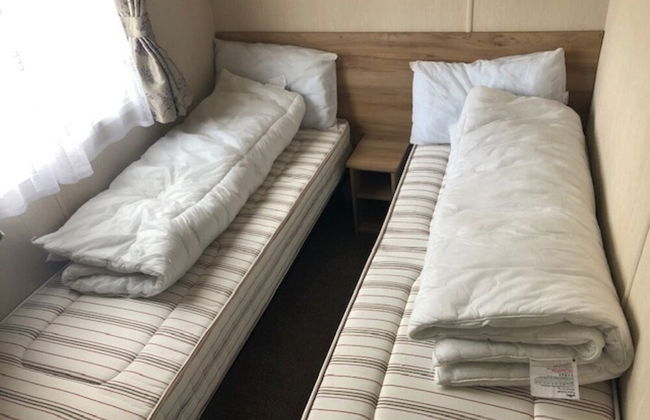 Beautiful Cosy 2-bed Caravan in Clacton-on-sea - Photo 7