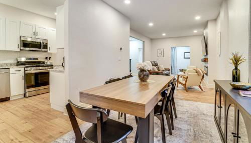 Game Room and Backyard Modern Altoona Home! - Foto 4