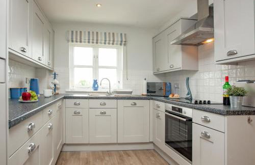 View Cottage - Photo 7