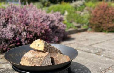 A spacious hidden gem with hot tub, lovely garden & views - Foto 27