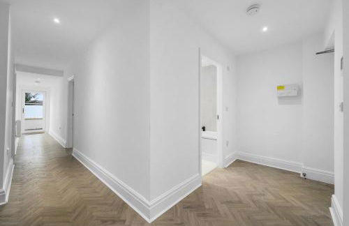 Luxury Apartment Heart of Didsbury - Photo 12