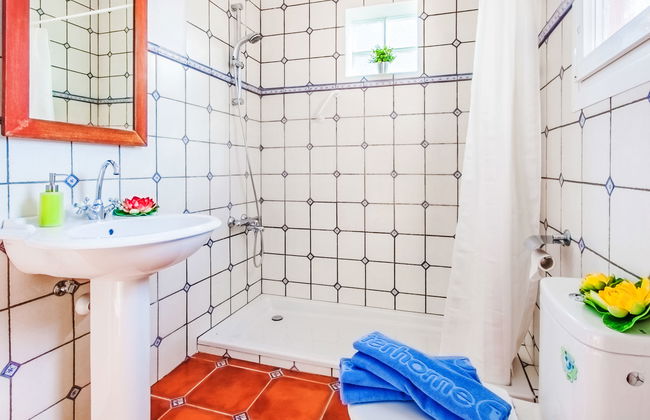 5 bedroom House in Castelló d'Empúries with private pool and garden - Photo 17