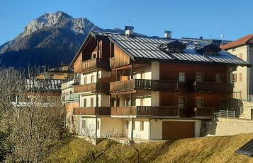 DOLOMITI ALTE VIE con parcheggio privato e garage moto - Foto 1