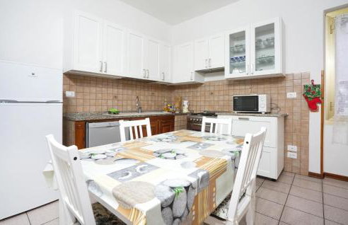 Lovely Home In Arnasco With Wifi - Photo 16