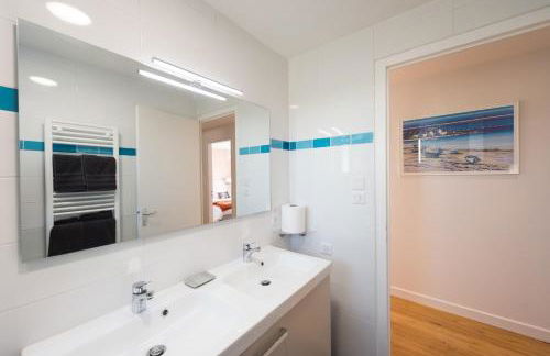 Tipoz'Immo - Maison de la Baie - vue mer et accès direct à la plage - animaux bienvenus - wifi inclus - linge inclus et lits faits - terrasse et jardin clos - parking gratuit - proche des commerces et des attractions touristiques - Foto 16