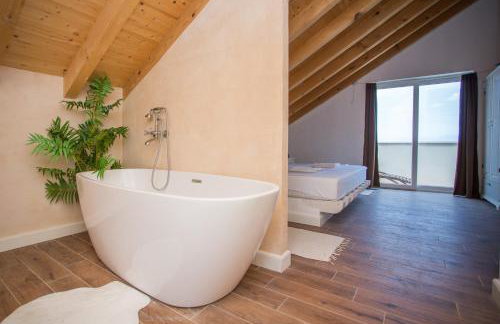 Captain's Attic - Photo 15