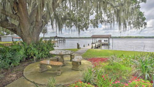 Picturesque Retreat on St Johns River and Docks - Foto 3