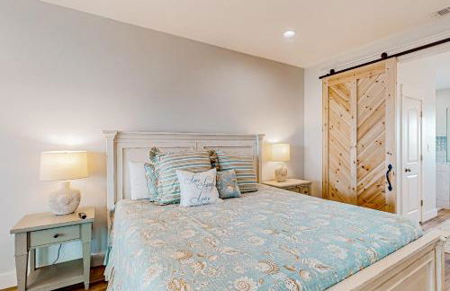 Stunning Beachfront Cargo Lift Sleeps 14 - Foto 17