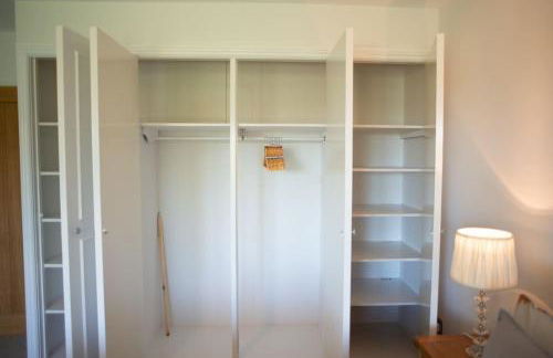 Country Crabtree Bungalow with large wild garden - Photo 42