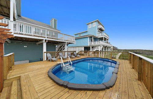 Oceanfront home with pool, large decks, fire pit and private walkover to the beach - Foto 49