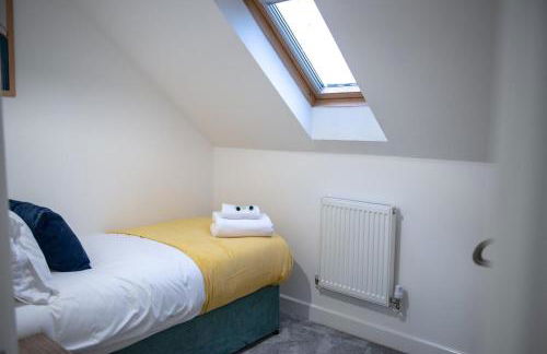 4-Bed, Sleeps 6, contractors welcome! - Foto 32