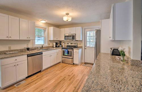 Gilford Home with Forest View, by Lake Winnepesaukee - Foto 7