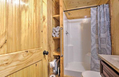 Cozy Creekside Cabin about 24 Mi to Red River! - Foto 13