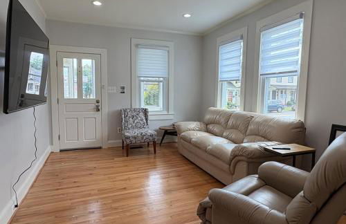 Quantico 3 BR SFH King Beds Game Room Walk to Train Station - Foto 15