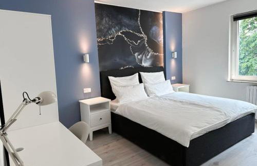 City Apartment with WIFI, Kitchen and 4K TV - Foto 12
