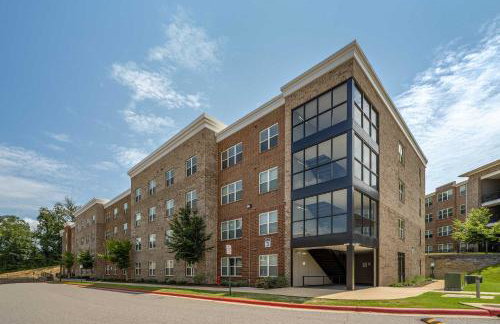 High Cotton - 3BR 3BA Condo Near UA with Pool & Gym - Foto 33