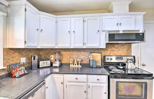 Charming Hampton Home with Yard 2 Mi to Beach! - Foto 9