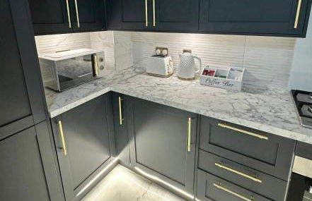 Modern 2 Bedroom House Near London City Airport, Excel, O2 & DLR with FREE Parking & Privet Entrance - Foto 3