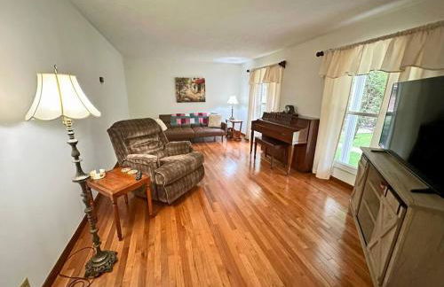 Buffalo Playhouse with game room - Photo 41