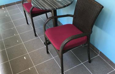 Sunny & Spacious, 2 BR apartment with free parking - Photo 13