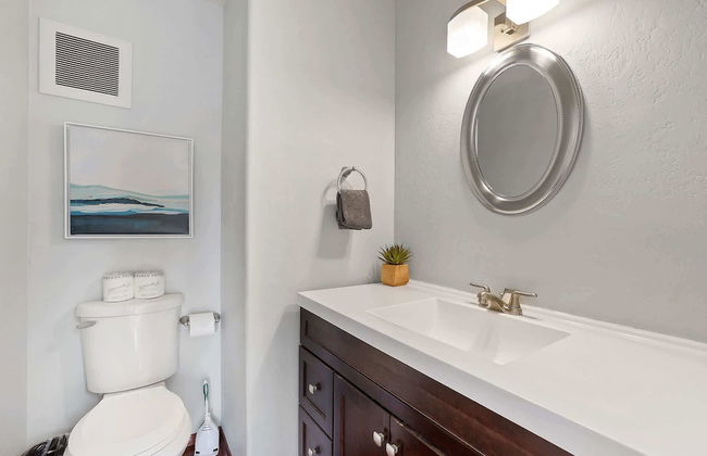 Hall Court Manor - Hot Tub, Pet Friendly, Pool Table! - Foto 16