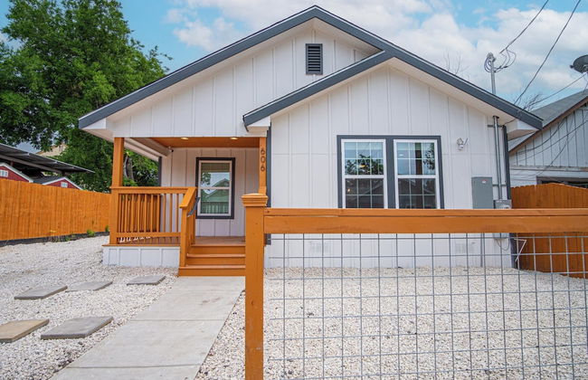 Spacious Delightful 4 BR/ 3 BA Close to Downtown - Foto 39