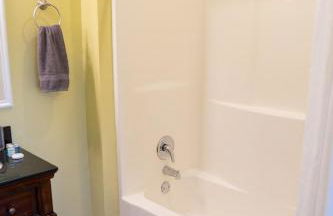 Stunning 3BR Apt, Parking, Full Kitchen, WiFi -H- - Foto 50