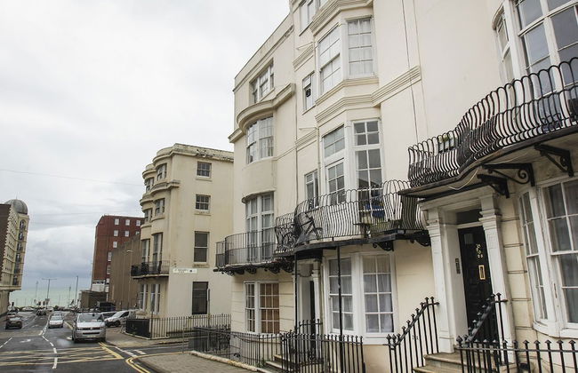 Between Piers Central by Brighton Holiday Lets - Photo 13