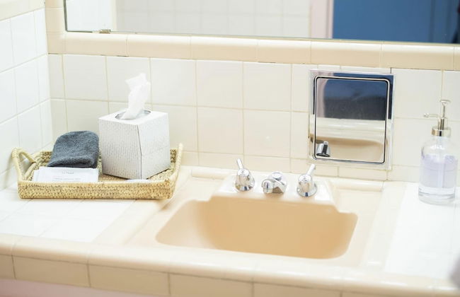 Newly Updated Cozy 1927 Uptown Tudor 4 min to Magnolia - Foto 17