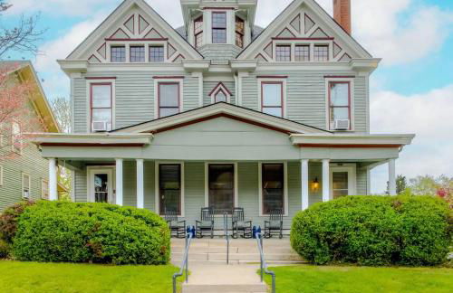 Bourbon Trail Duplex~ HOT TUB~ Walk to Downtown - Foto 3