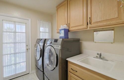 Entire Private Home with 5 Bedrooms 4 Bathrooms, 3-Acres Estate, 3000 sqft, near Winery in Fallbrook, Available Now - Foto 9