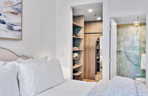 Chic 1BR Pineapple Pad Near Ocean and Pool - Foto 12