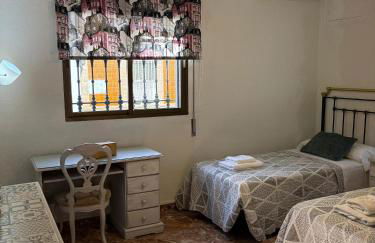 Triana, a tres minutos de parada de metro. - Foto 7