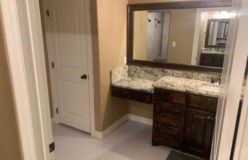 Hitching Post - Photo 4