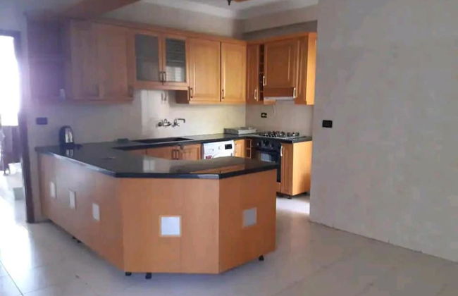 Stunning 4-bed Apartment in Ain Saadeh - Foto 5