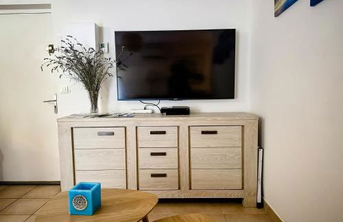 DREAM HOLIDAY 26 - Charmant T2 4 Pers 38m2 Terrasse de 14m2- Clim, Wifi, Parking - Sur RN7 au calme - au cœur de Livron sur Drôme à 5Km l'Autouroute Proximité A7 - Foto 12