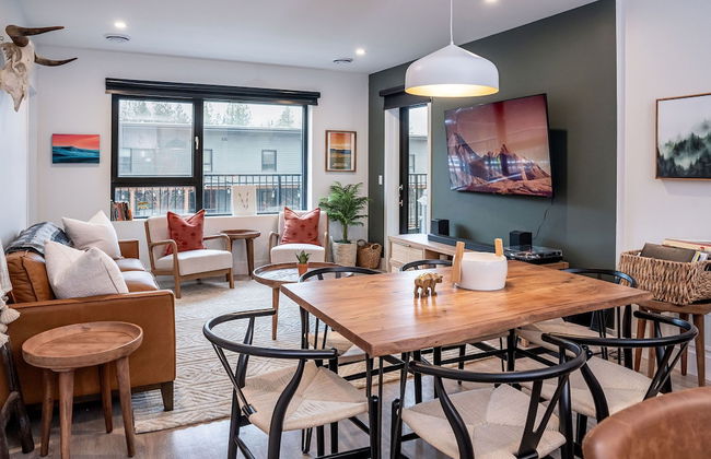 Hemlock Hangout By Revelstoke Vacations - Photo 14