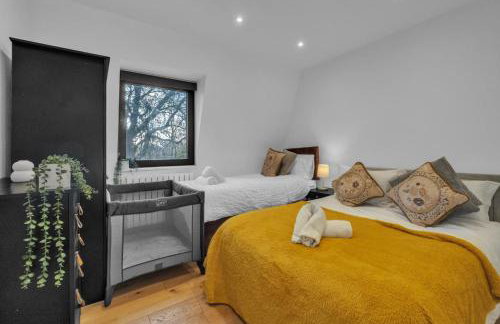 2 Bedroom Flat By Key Light Properties Short Lets & Serviced accommodation two minutes walk from Canada Water Station - Great for Contractors, Group and Family - Foto 34