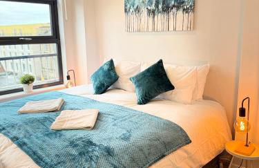 Luxury Super-King Bed Flat in Town Centre - Photo 3