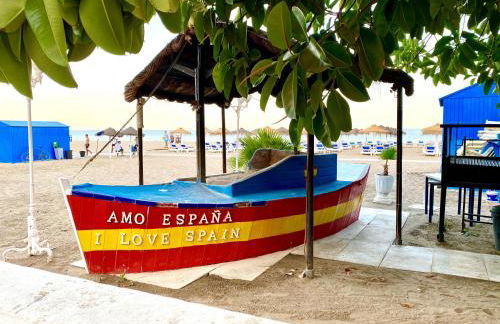 Fuengirola Holiday Apartment w/Balcony View & Pool - Photo 28