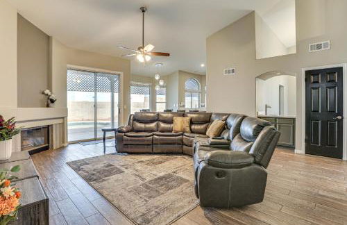 Game Room and Backyard Oasis Avondale Group Getaway - Foto 3