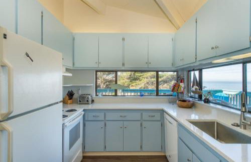 Knot-a-Care! Hot Tub!! Walk to Beach!! BBQ! Fast WiFi!! - Photo 11