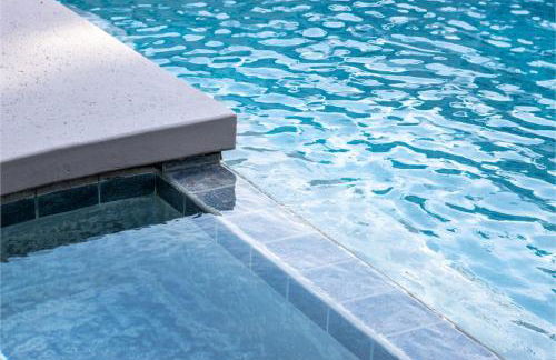 Stunning 4 Bedroom 1 Level- Pool, Spa, Grass Yard, Fire Pit, Garage, BBQ - Foto 49