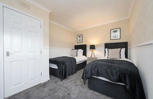 2BR Sleeps 6 with Parking Near Linlithgow Palace - Photo 8