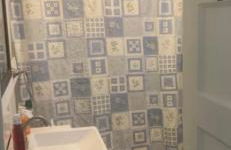 Charleston, SC themed - PRIVATE 1 QUEEN BED 1 BATH APARTMENT 2 FUTONS THAT FOLD OUT FLAT TO SLEEP ON & LEATHER LOVE SEAT GAS LOGS IN LIVING ROOM FULL KITCHEN POKER BUMPER POOL TABLE CONVENIENTLY LOCATED IN COLUMBIA SOUTH CAROLINA 1 QUEEN BED & 2 SOFA BEDS - Foto 13