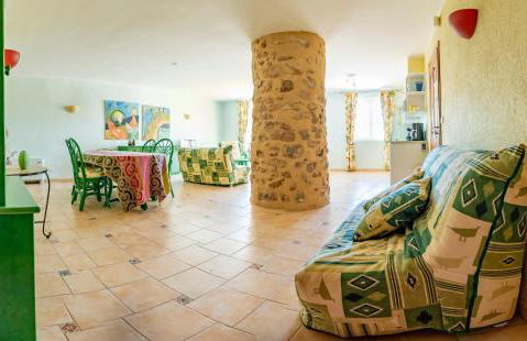 Gîte Vert d'olive au milieu des vignes - Château Les Apiès - Foto 8