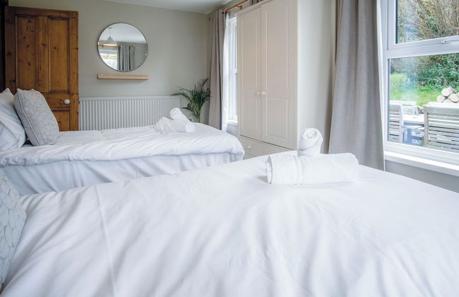 Hill House - 4 Bedroom - Llanrhidian - Photo 15