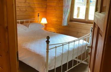 3 Bedroom Lodge Hotub pool in Horsley Surrey UK - Photo 56